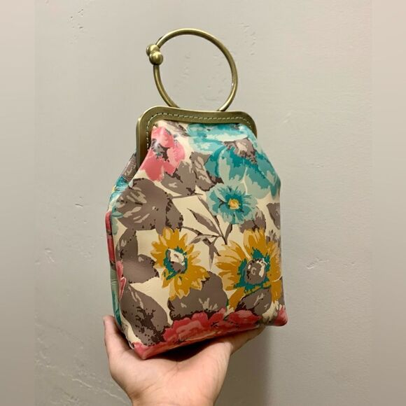 Handsewn Vintage Style Genuine Leather Floral Print Kiss lock Wristlet/Crossbody - Picture 5 of 15